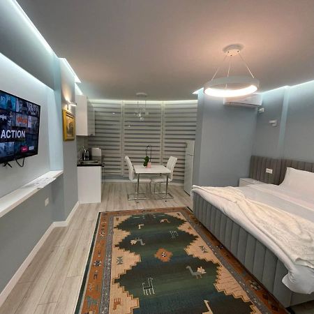 Comfort Apartment In City Center Tirana Esterno foto