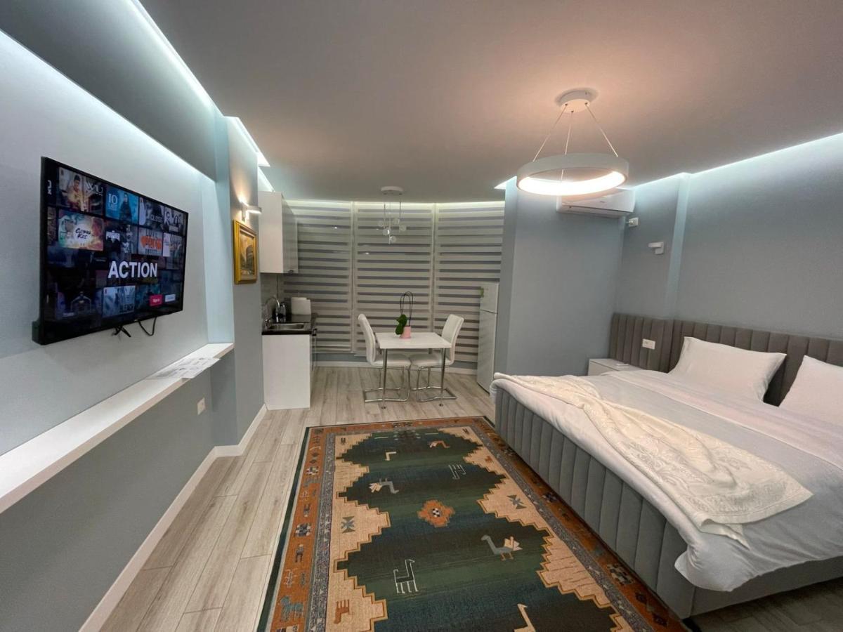 Comfort Apartment In City Center Tirana Esterno foto