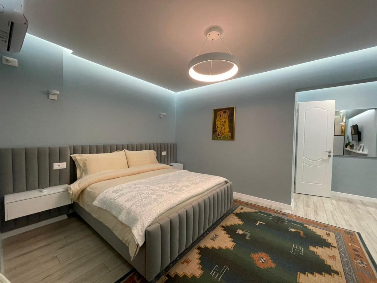 Comfort Apartment In City Center Tirana Esterno foto