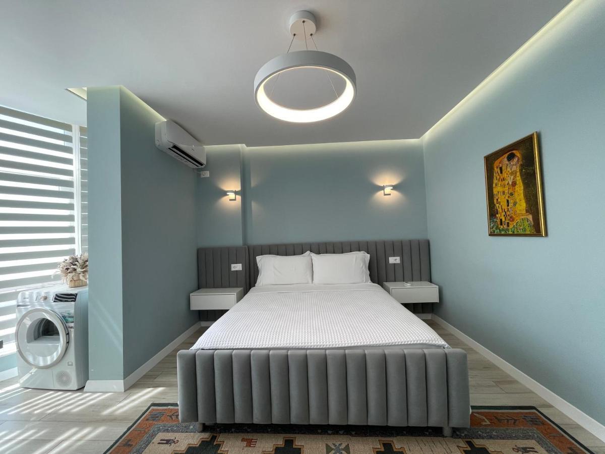 Comfort Apartment In City Center Tirana Esterno foto