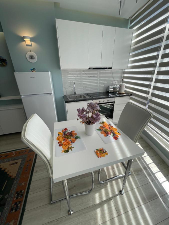 Comfort Apartment In City Center Tirana Esterno foto
