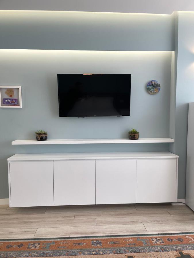 Comfort Apartment In City Center Tirana Esterno foto