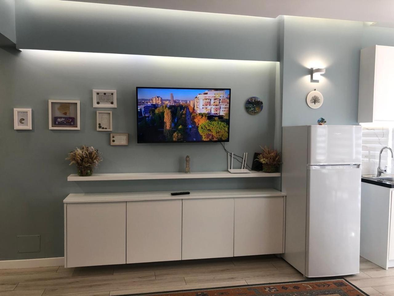 Comfort Apartment In City Center Tirana Esterno foto